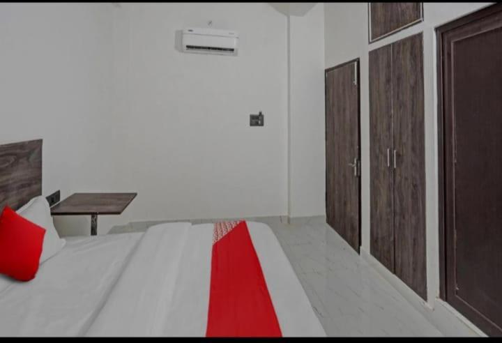 Hotel Placio In Prayagraj Exterior photo